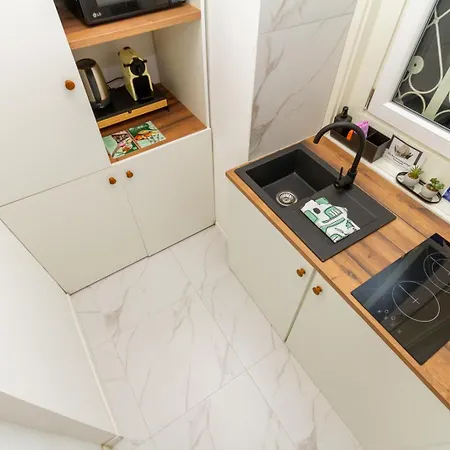 Elisabeth Nest W 2br And Ac By Nw Daire